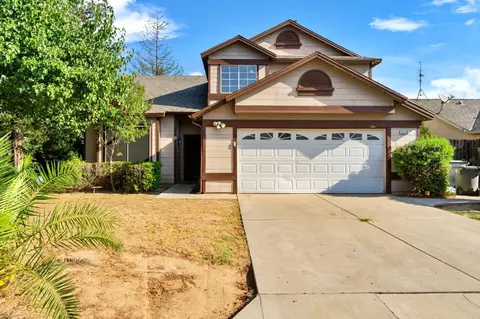 5556 W Richert Ave, Fresno, CA 93722