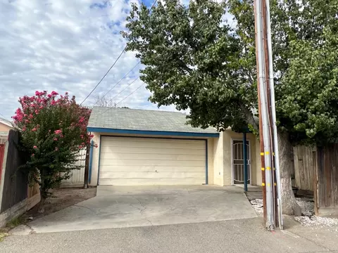 1516 Tulare St, Kingsburg, CA 93631