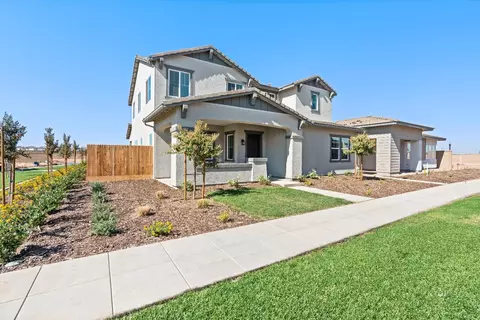 275 Huckleberry Ln S, Madera, CA 93636