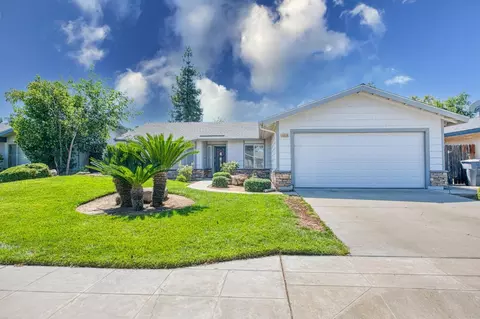 1214 Fremont Ave, Clovis, CA 93612