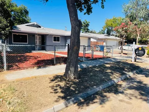 115 E Oleander Ave, Fresno, CA 93706