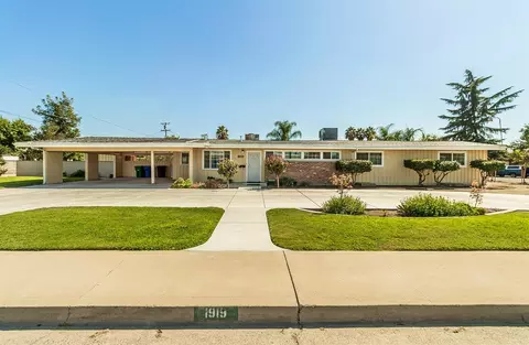 1919 14th St, Sanger, CA 93657