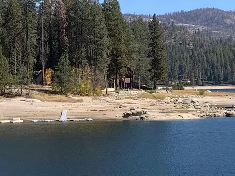 44377 Lakeview Dr, Shaver Lake, CA 93664