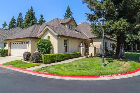 2986 W Pembrook, Fresno, CA 93711