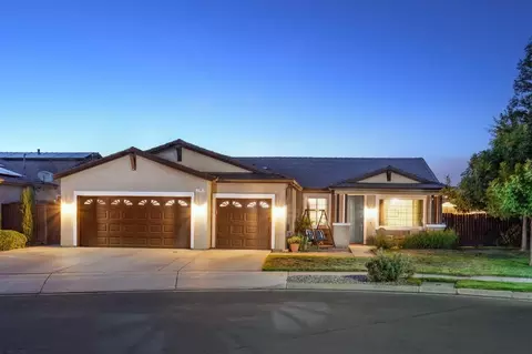 2747 Twain Ave, Clovis, CA 93611