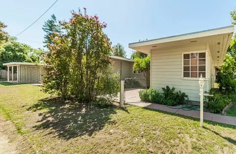 832 E Fountain Way, Fresno, CA 93704