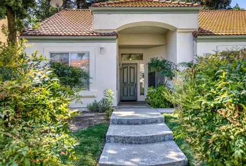 471 E Newport, Fresno, CA 93730