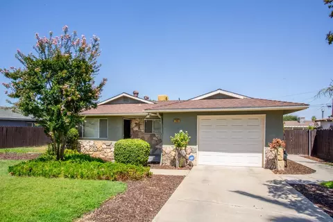 145 E Garrett Ave, Fresno, CA 93706
