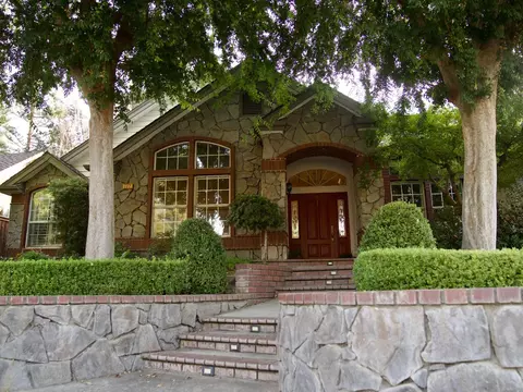 702 E Blue Ridge Rd, Fresno, CA 93720
