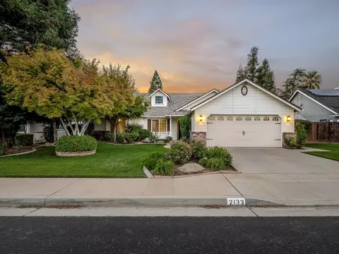 2133 Spruce Ave, Clovis, CA 93611