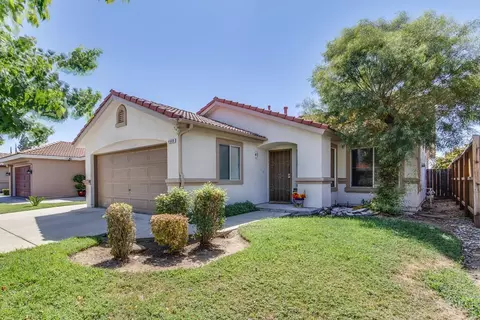 4689 W University Ave, Fresno, CA 93722