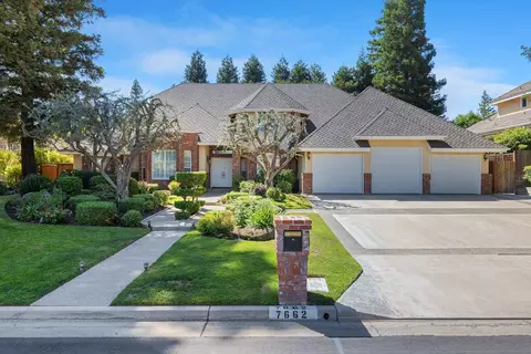 7662 N Pleasant Ave, Fresno, CA 93711