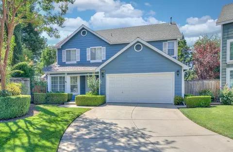 1009 E Monticello Cir, Fresno, CA 93720