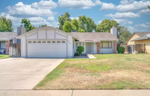 2968 Sylmar Ave, Clovis, CA 93612
