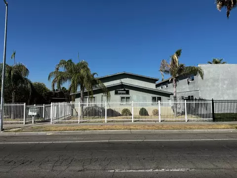 424 S Chestnut Ave, Fresno, CA 93702