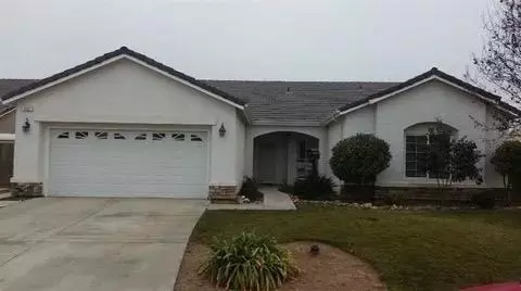 592 W Mariposa St, Kingsburg, CA 93631