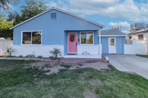 210 Woodworth Ave, Clovis, CA 93611
