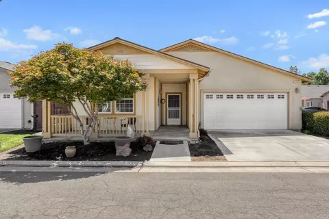 356 Birch Ln, Dinuba, CA 93618