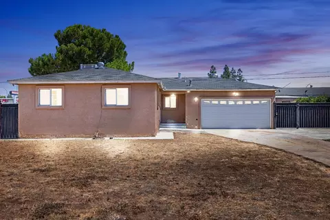 6172 N Calaveras St, Fresno, CA 93704