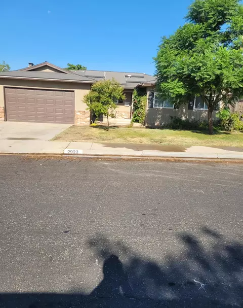 2922 N Fine Ave, Clovis, CA 93612