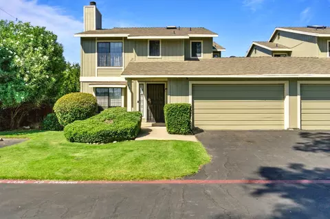 4718 E Alamos Ave #103, Fresno, CA 93726