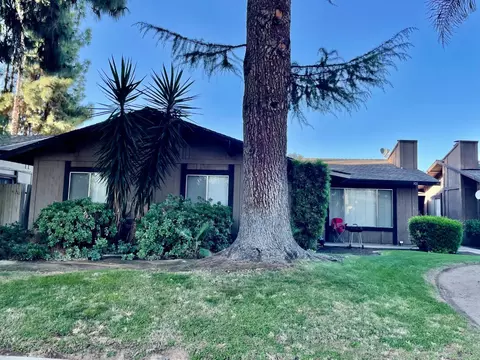 75 W 10th St, Clovis, CA 93612