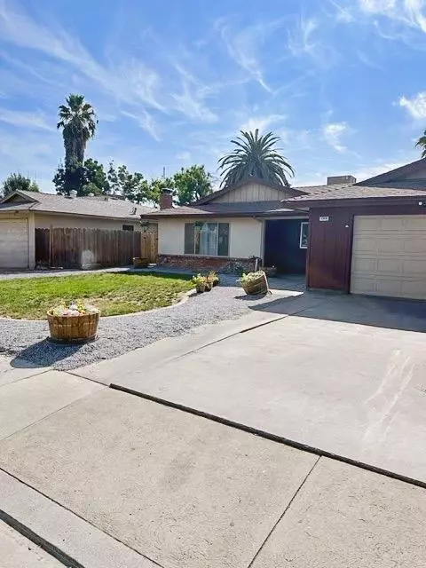 1319 Adler Dr, Clovis, CA 93612