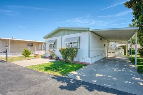 2581 E Central Ave #SPC 61, Fresno, CA 93725
