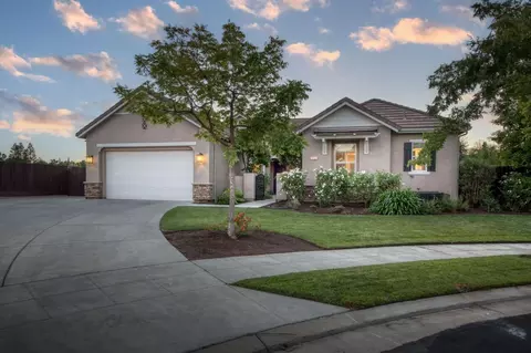 3392 Whiteash Ave, Clovis, CA 93619