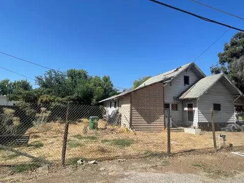 413 E Merced St, Fowler, CA 93625