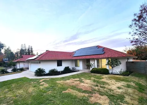 2395 Keats Ave, Clovis, CA 93611