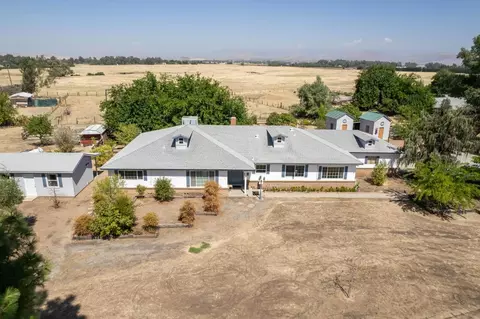 12580 Heather Ln, Clovis, CA 93619