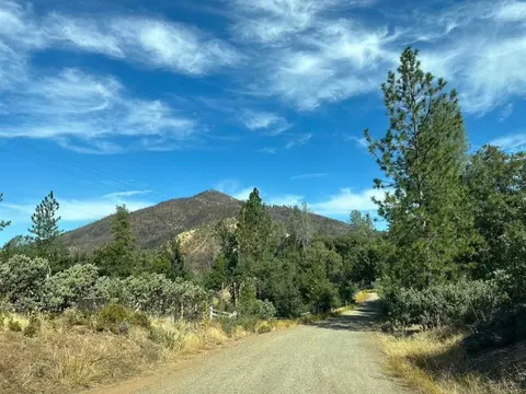 5 Crystal Cove Ln, Mariposa, CA 95338