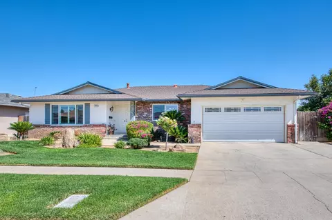 2574 E Paul Ave, Fresno, CA 93710