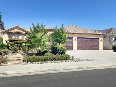 5754 W Chennault Ave, Fresno, CA 93722