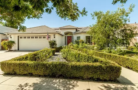 716 Park Ave, Clovis, CA 93611