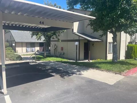 49400 River Park Rd #44, Oakhurst, CA 93644