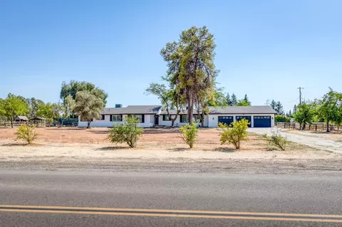 11071 E Bullard Ave, Clovis, CA 93619