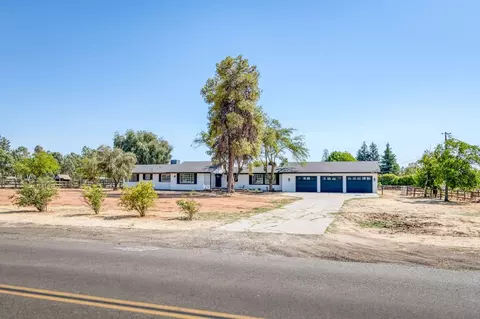 11071 E Bullard Ave, Clovis, CA 93619