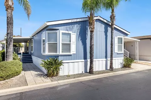 2575 S Willow Ave #11, Fresno, CA 93725