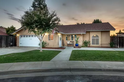 750 Whittier Ave, Clovis, CA 93611