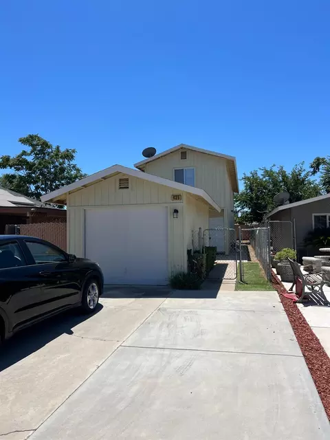 435 W Fir Ave, Pinedale, CA 93650