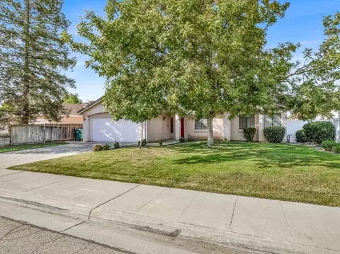 2048 Maple St, Selma, CA 93662 photo 1