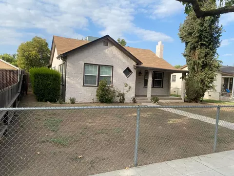 3211 E Hedges Ave, Fresno, CA 93703