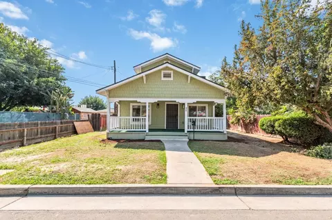 625 Hoag Ave, Sanger, CA 93657