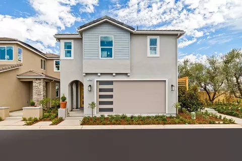 1110 Royalty Way W, Madera, CA 93636