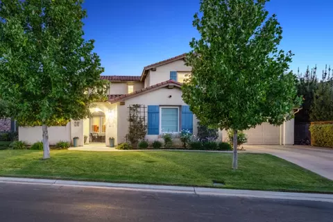 10729 Estero Bay, Clovis, CA 93619