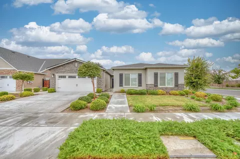 2547 N Rono St, Visalia, CA 93291