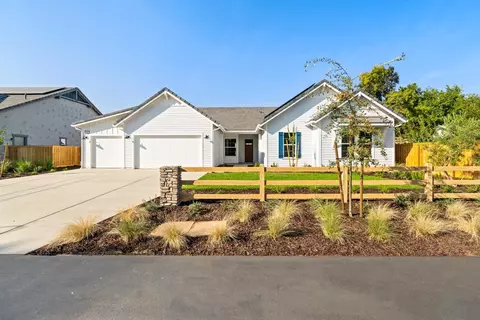 1697 Teague Ave, Clovis, CA 93619