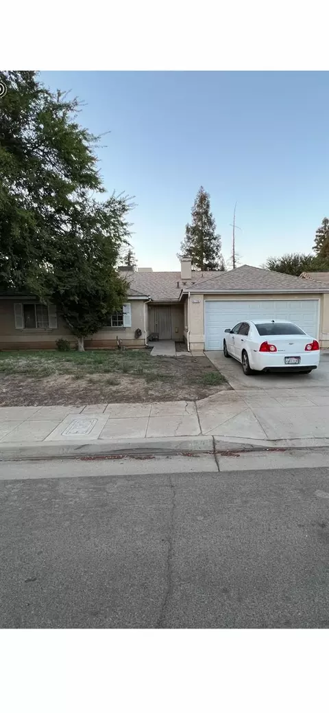 4196 W Terrace Ave, Fresno, CA 93722
